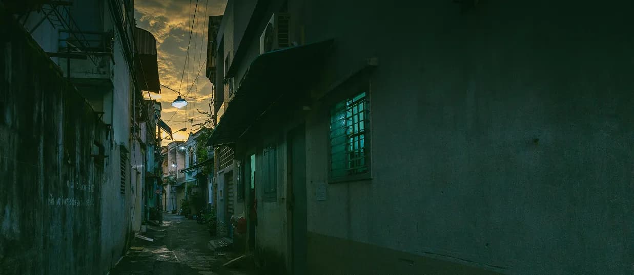 甘妹弄堂的巷弄用餐環境圖